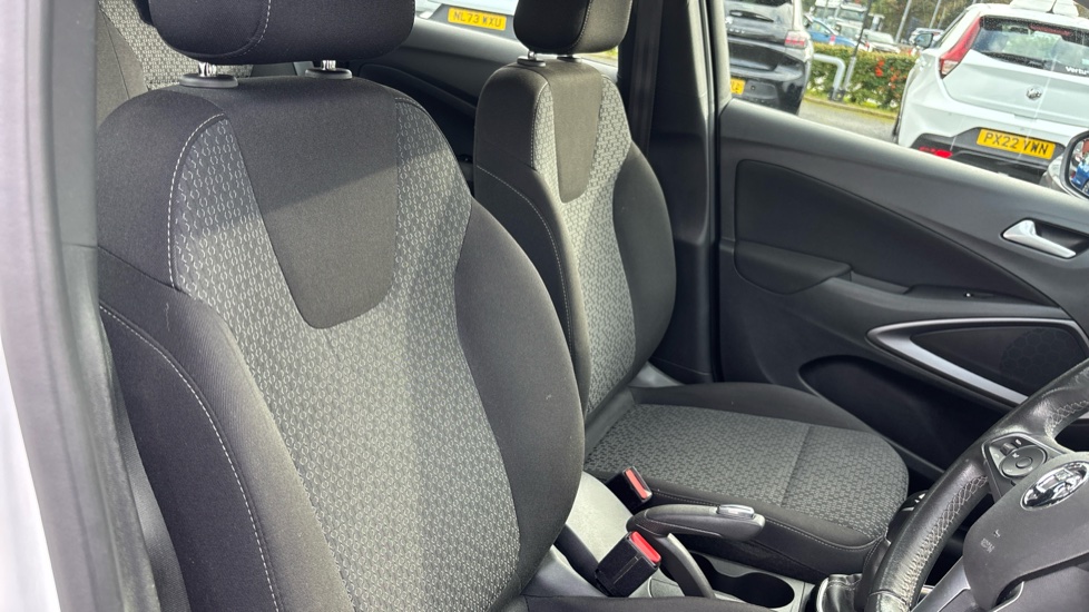 Vauxhall Crossland 1.2 Design 5dr Petrol Hatchback - Image 37