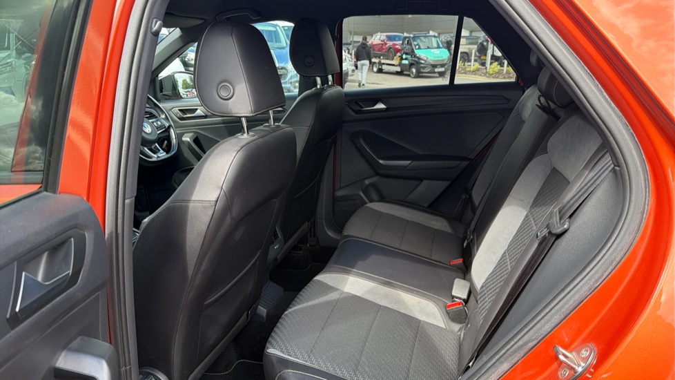 Volkswagen T-Roc 1.5 TSI EVO R-Line 5dr Petrol Hatchback - Image 24
