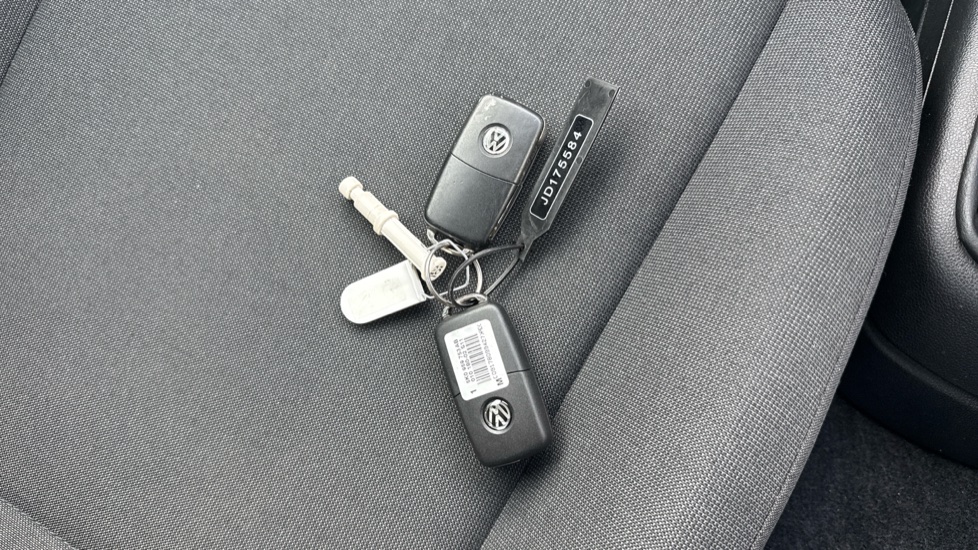 Volkswagen Up 1.0 Move Up 5dr Petrol Hatchback - Image 21