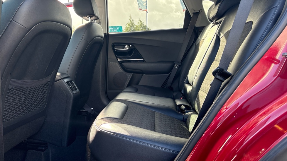 Kia Niro 1.6 GDi Hybrid Connect 5dr DCT Hybrid Estate - Image 19