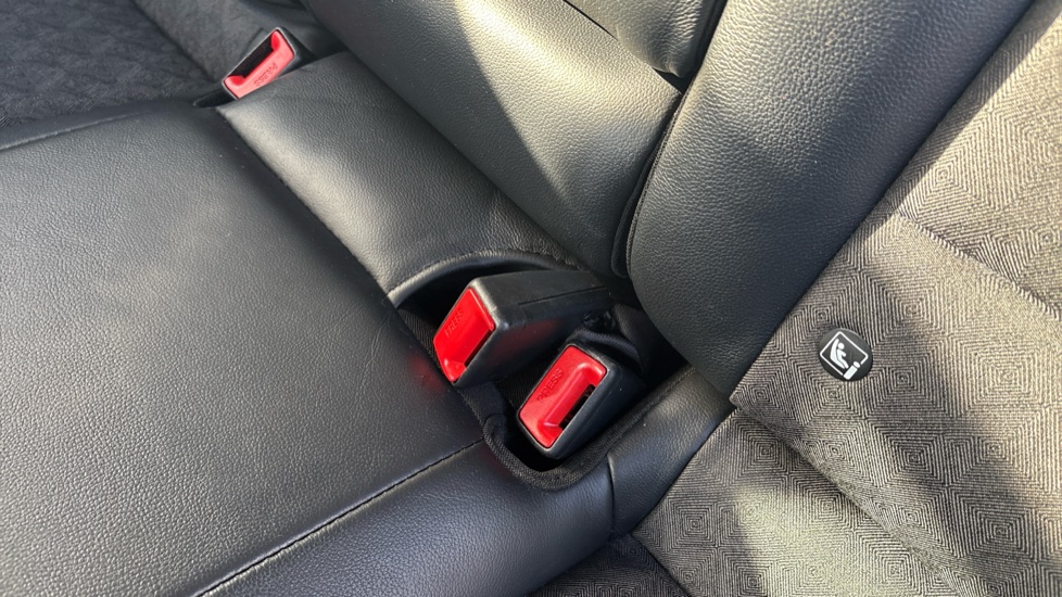 Kia Niro 1.6 GDi Hybrid Connect 5dr DCT Hybrid Estate - Image 20
