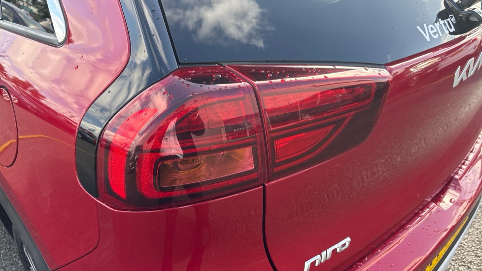 Kia Niro 1.6 GDi Hybrid Connect 5dr DCT Hybrid Estate - Image 24