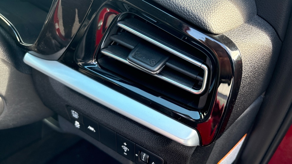 Kia Niro 1.6 GDi Hybrid Connect 5dr DCT Hybrid Estate - Image 39