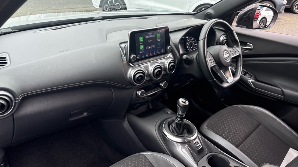 Nissan Juke 1.0 DiG-T 114 N-Connecta 5dr Petrol Hatchback - Image 10