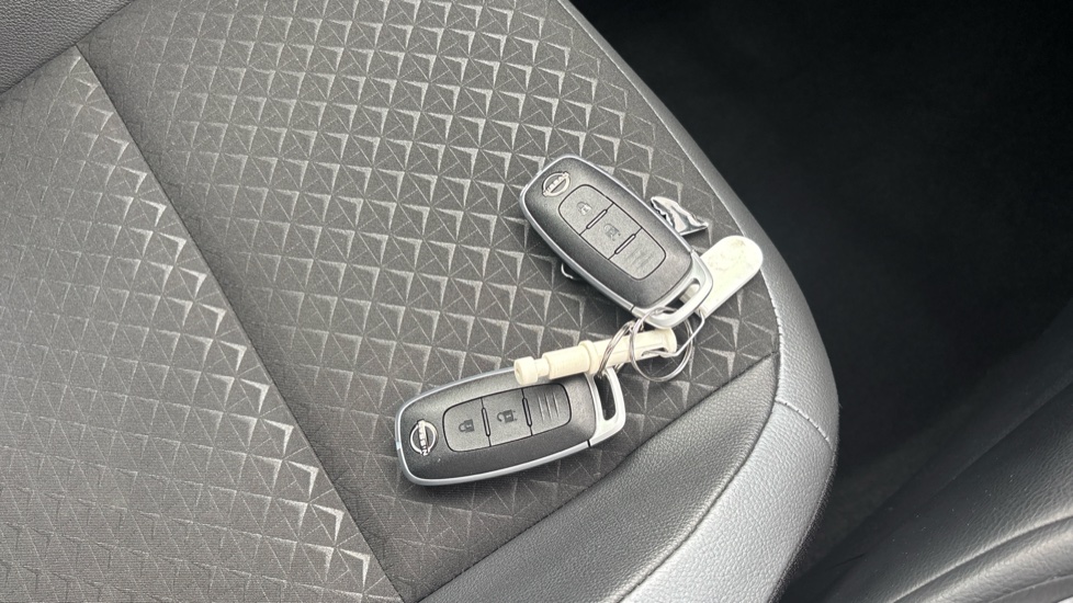 Nissan Juke 1.0 DiG-T 114 N-Connecta 5dr Petrol Hatchback - Image 23