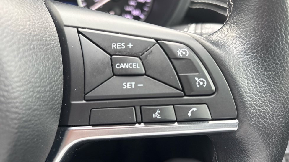 Nissan Juke 1.0 DiG-T 114 N-Connecta 5dr Petrol Hatchback - Image 36