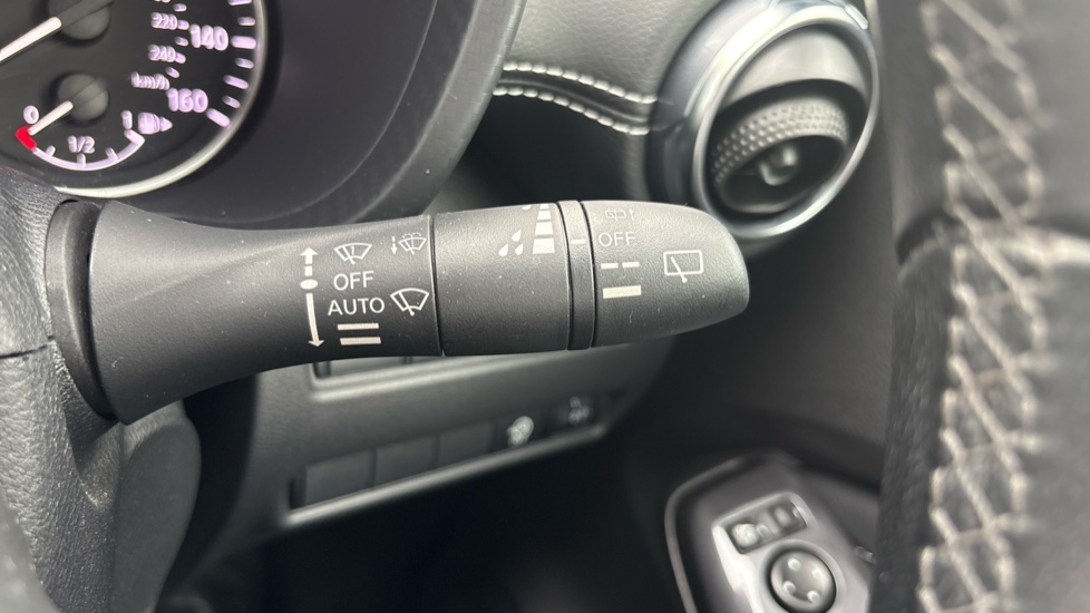 Nissan Juke 1.0 DiG-T 114 N-Connecta 5dr Petrol Hatchback - Image 38