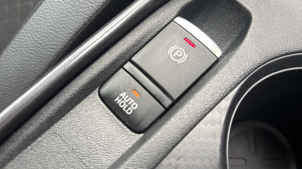 Nissan Juke 1.0 DiG-T 114 N-Connecta 5dr Petrol Hatchback - Image 41