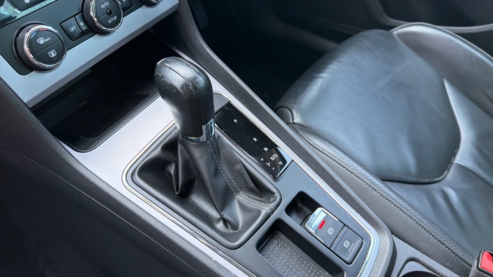 SEAT Leon 2.0 TSI 190 Xcellence Lux [EZ] 5dr DSG Petrol Estate - Image 13