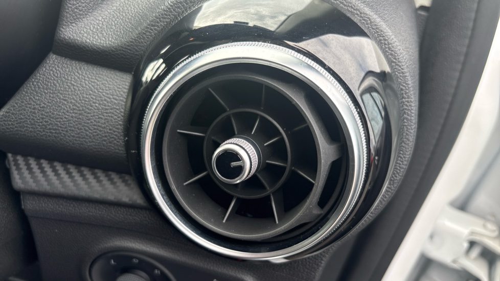 MG MG3 1.5 VTi-TECH Excite 5dr Petrol Hatchback - Image 24
