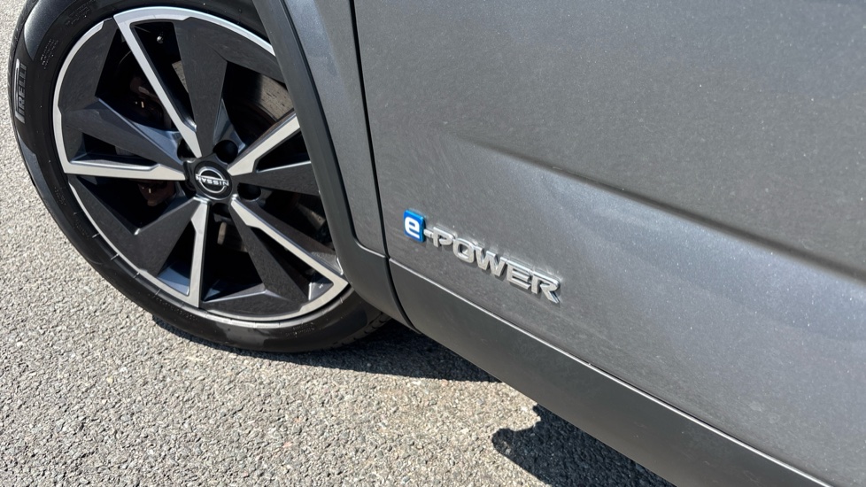 Nissan Qashqai 1.5 E-Power Tekna 5dr Auto Hybrid Hatchback - Image 32