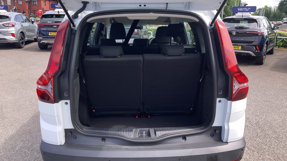 Dacia Jogger 1.0 TCe Essential 5dr Petrol Estate - Image 4