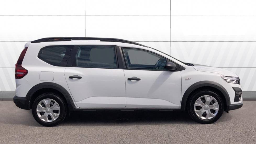 Dacia Jogger 1.0 TCe Essential 5dr Petrol Estate - Image 5
