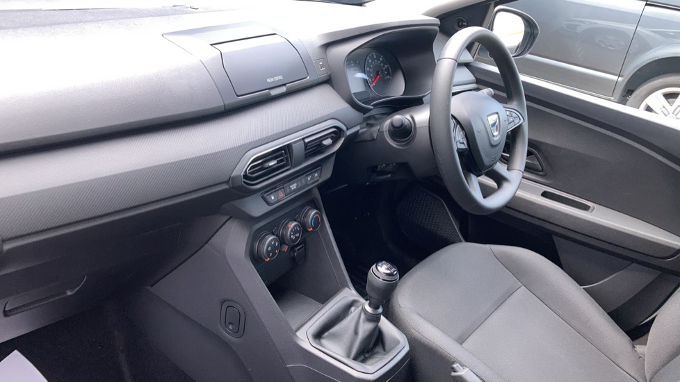 Dacia Jogger 1.0 TCe Essential 5dr Petrol Estate - Image 11