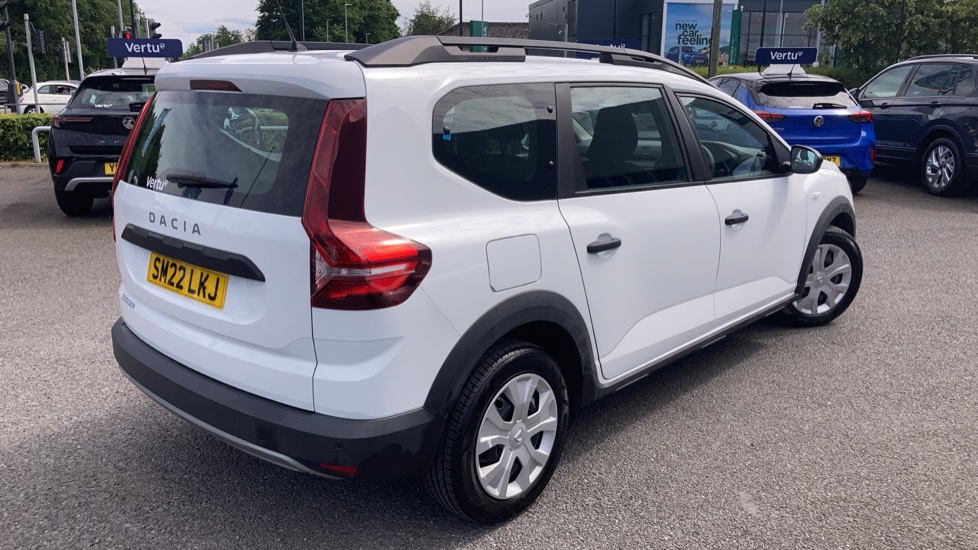 Dacia Jogger 1.0 TCe Essential 5dr Petrol Estate - Image 38