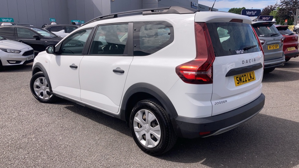 Dacia Jogger 1.0 TCe Essential 5dr Petrol Estate - Image 41