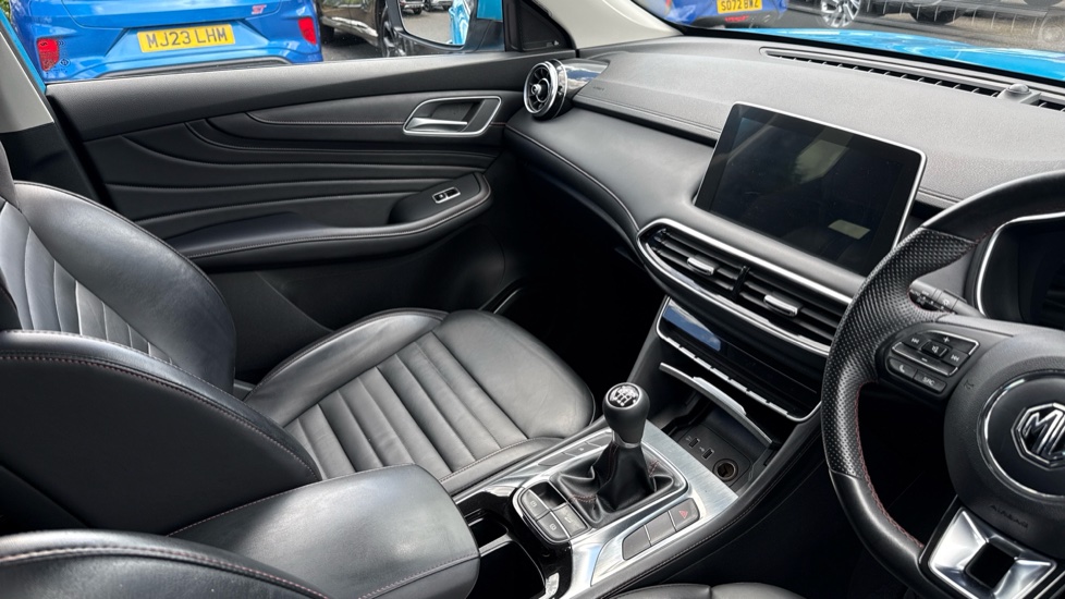 MG HS 1.5 T-GDI Trophy 5dr Petrol Hatchback - Image 14