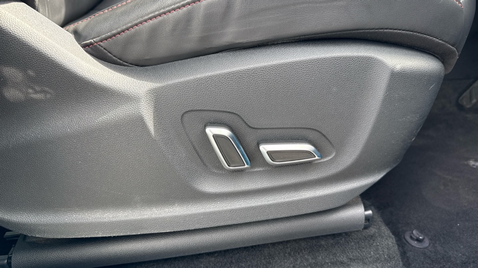 MG HS 1.5 T-GDI Trophy 5dr Petrol Hatchback - Image 20