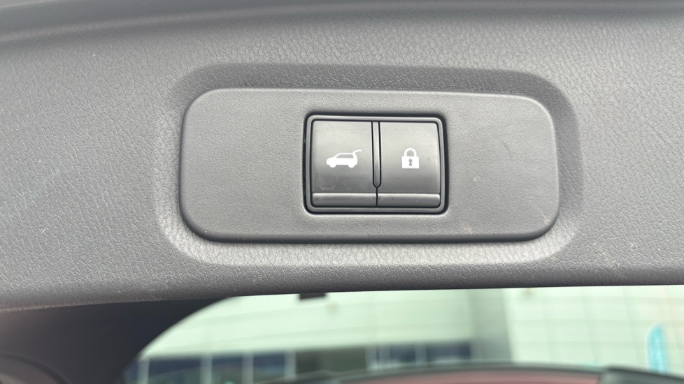 Nissan Qashqai 1.5 E-Power Tekna 5dr Auto Hybrid Hatchback - Image 37