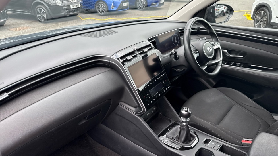Hyundai TUCSON 1.6 TGDi Premium 5dr 2WD Petrol Estate - Image 9