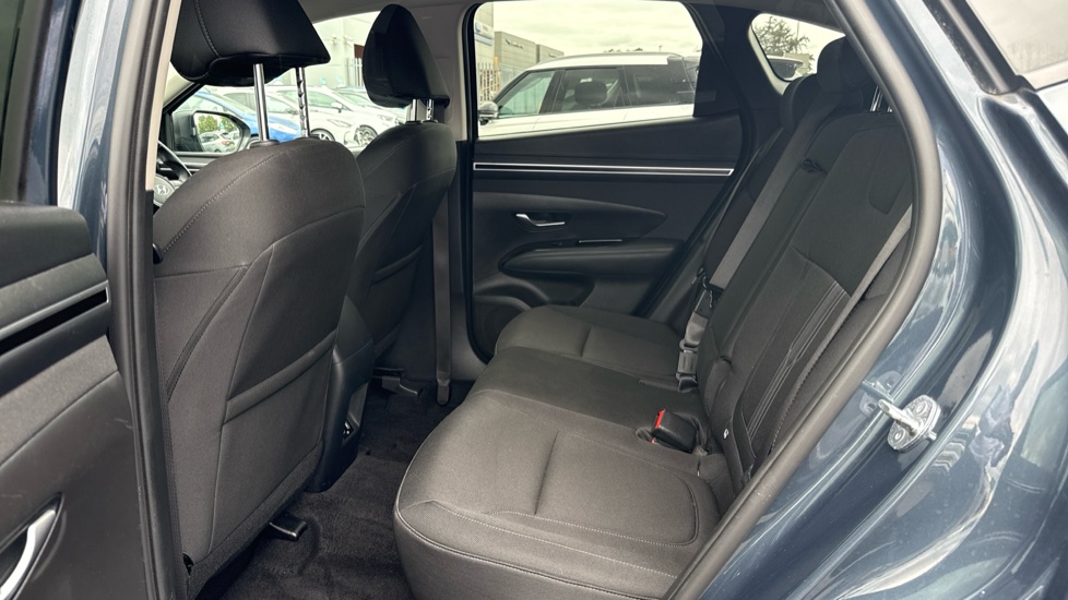 Hyundai TUCSON 1.6 TGDi Premium 5dr 2WD Petrol Estate - Image 16