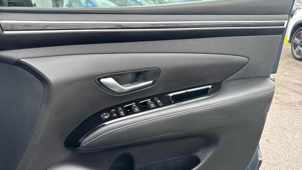 Hyundai TUCSON 1.6 TGDi Premium 5dr 2WD Petrol Estate - Image 22
