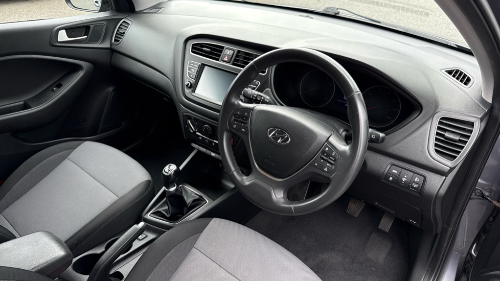 Hyundai i20 1.2 MPi Play 5dr Petrol Hatchback - Image 12