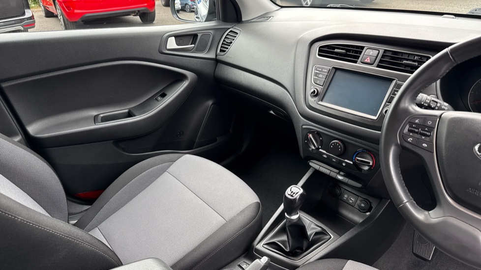 Hyundai i20 1.2 MPi Play 5dr Petrol Hatchback - Image 14