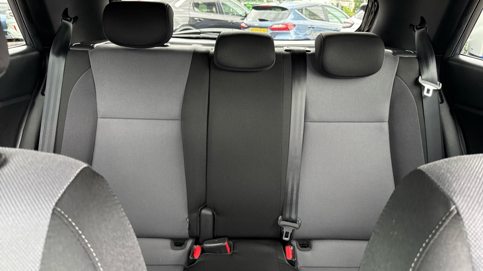 Hyundai i20 1.2 MPi Play 5dr Petrol Hatchback - Image 15
