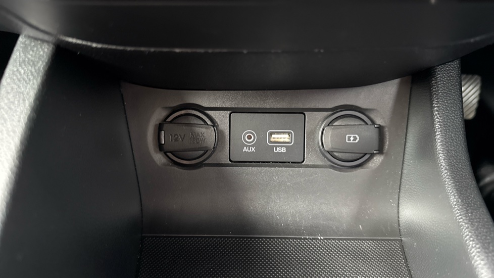Hyundai i20 1.2 MPi Play 5dr Petrol Hatchback - Image 35