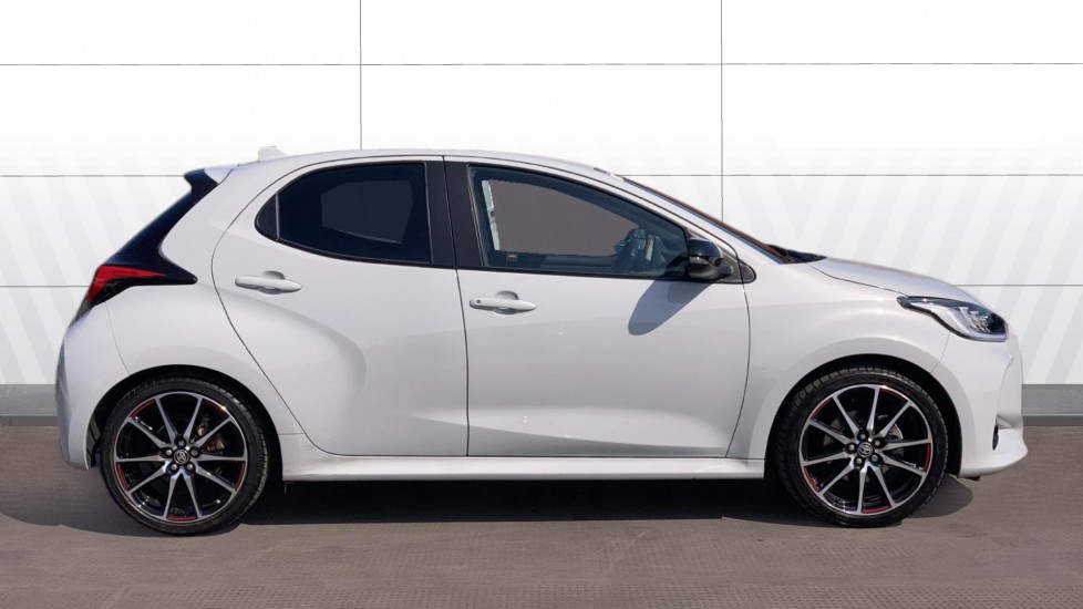 Toyota Yaris 1.5 Hybrid GR Sport 5dr CVT Hybrid Hatchback - Image 4