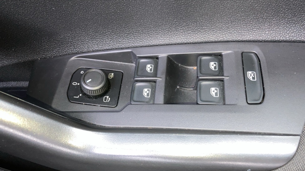 Volkswagen Taigo 1.0 TSI Life 5dr Petrol Hatchback - Image 22