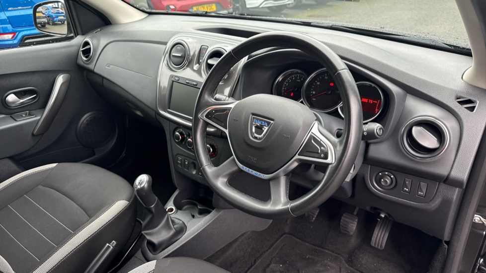 Dacia Sandero Stepway 0.9 TCe Comfort 5dr Petrol Hatchback - Image 14