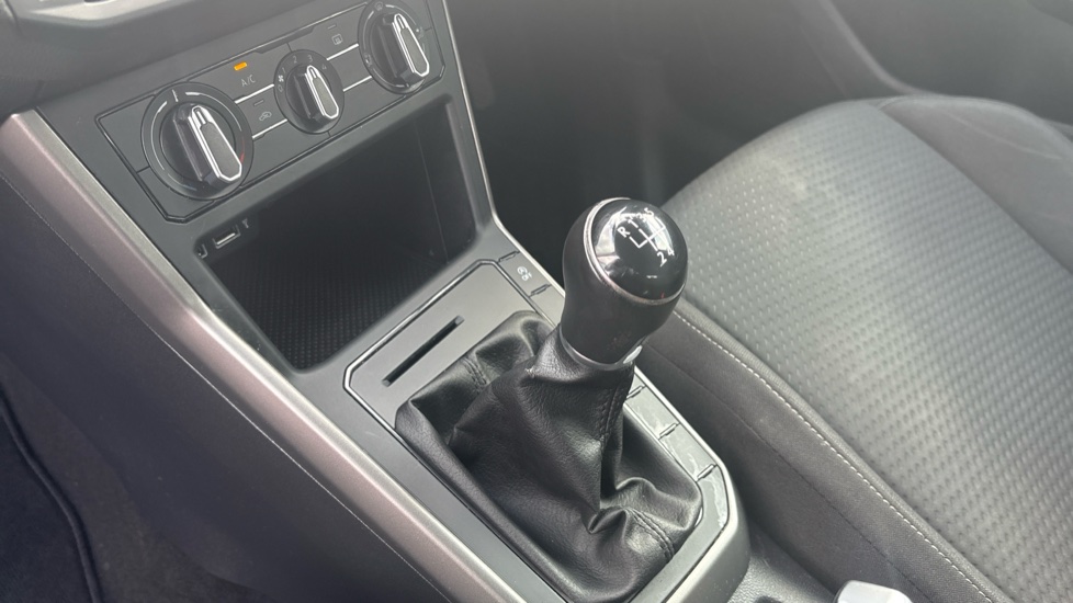 Volkswagen Polo 1.0 EVO 80 SE 5dr Petrol Hatchback - Image 13