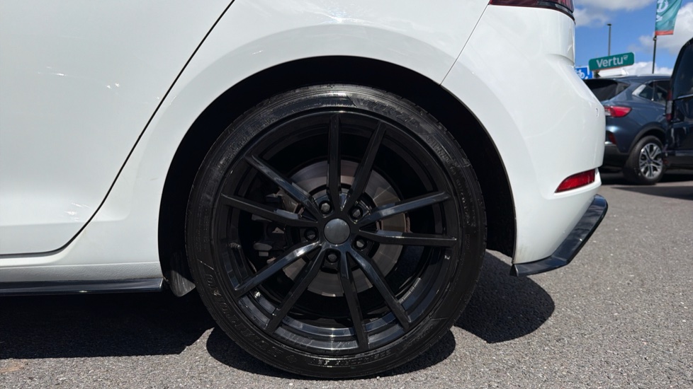 Volkswagen Golf 2.0 TSI 300 R 5dr 4MOTION DSG Petrol Hatchback - Image 7