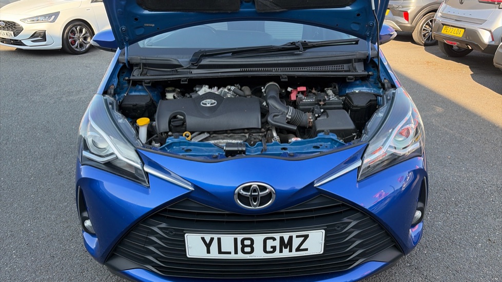Toyota Yaris 1.5 VVT-i Icon Tech 5dr Petrol Hatchback - Image 8