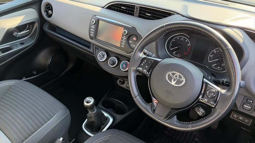Toyota Yaris 1.5 VVT-i Icon Tech 5dr Petrol Hatchback - Image 11