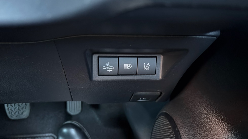 Toyota Yaris 1.5 VVT-i Icon Tech 5dr Petrol Hatchback - Image 29