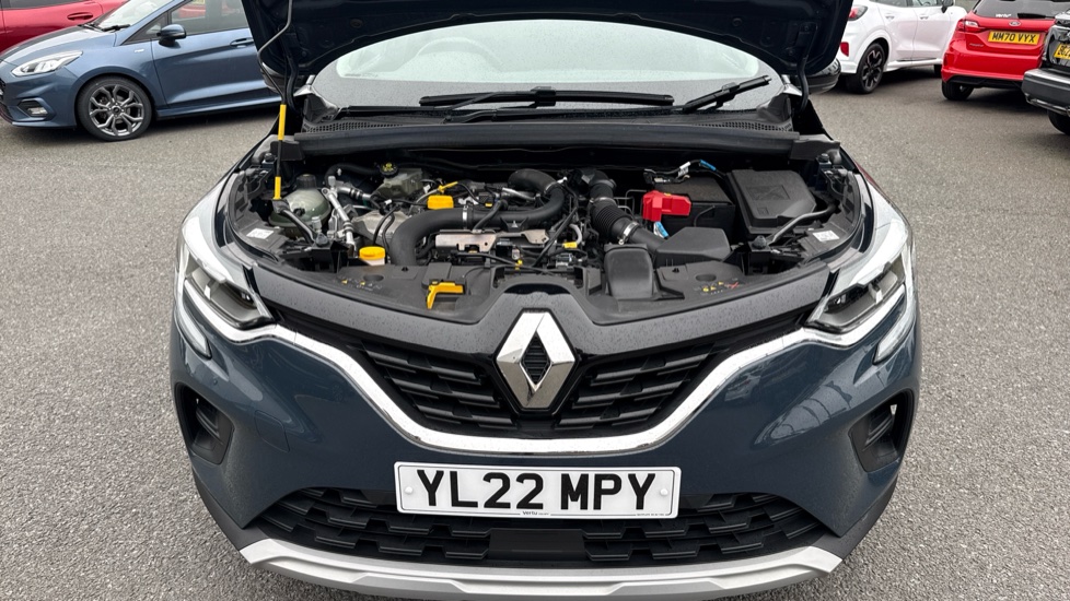 Renault Captur 1.0 TCE 90 Limited 5dr Petrol Hatchback - Image 8