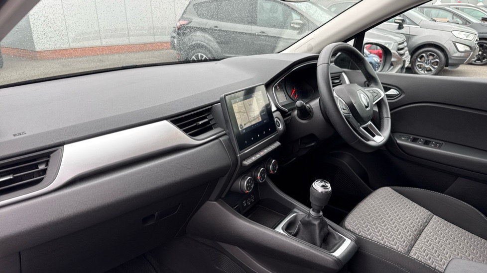 Renault Captur 1.0 TCE 90 Limited 5dr Petrol Hatchback - Image 9