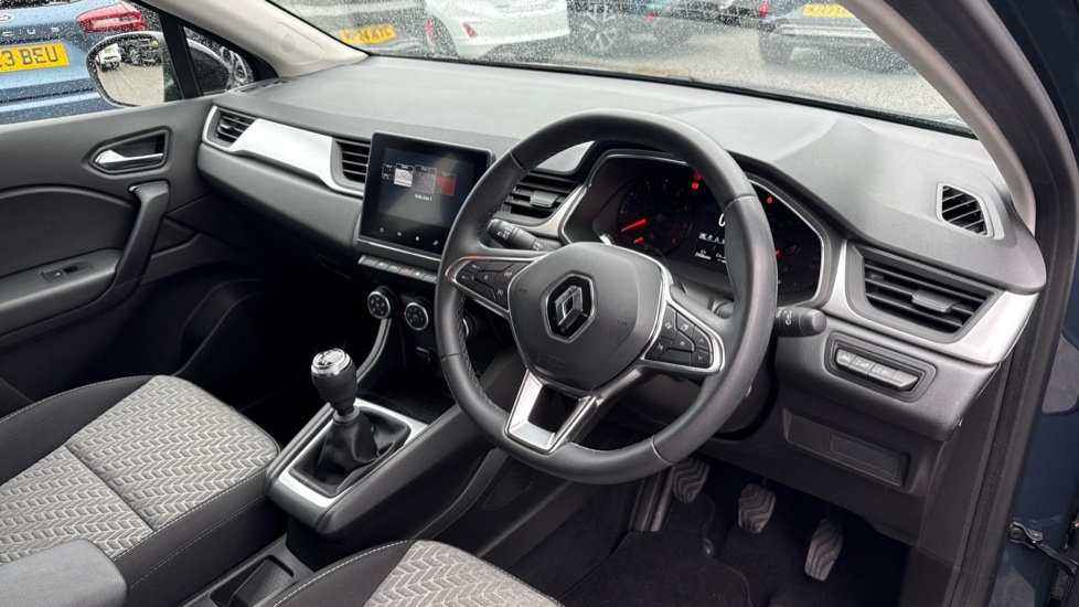 Renault Captur 1.0 TCE 90 Limited 5dr Petrol Hatchback - Image 11