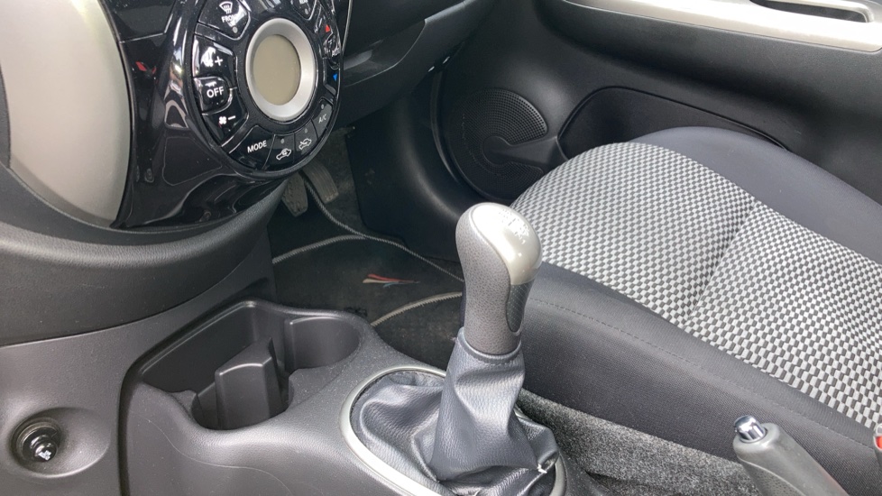 Nissan Micra 1.2 Acenta 5dr Petrol Hatchback - Image 7