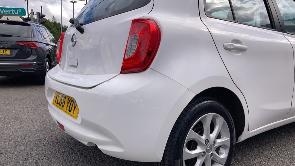 Nissan Micra 1.2 Acenta 5dr Petrol Hatchback - Image 31