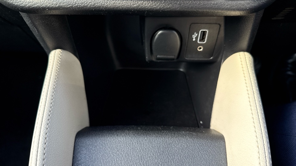 Nissan Micra 1.0 IG 71 Acenta 5dr Petrol Hatchback - Image 33