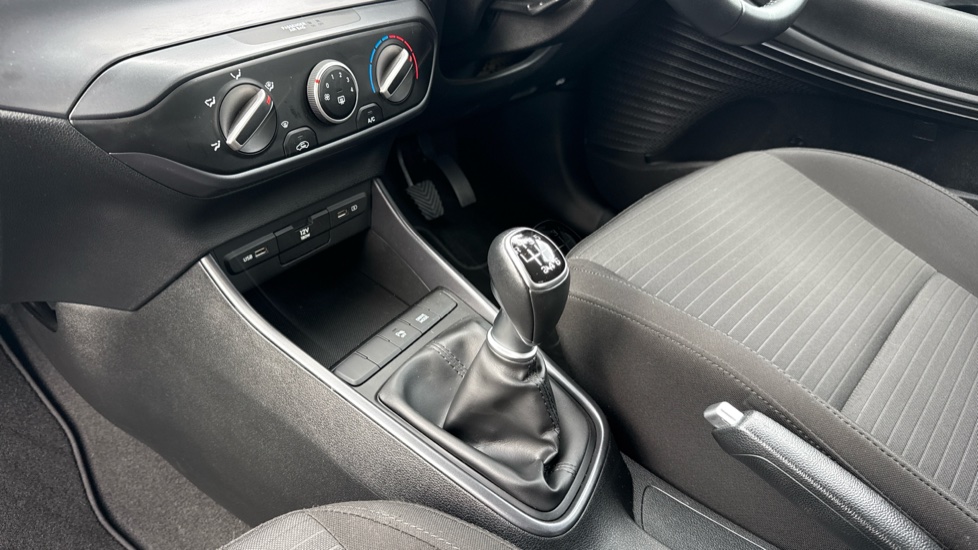 Hyundai i20 1.0T GDi 48V MHD SE Connect 5dr Petrol Hatchback - Image 13