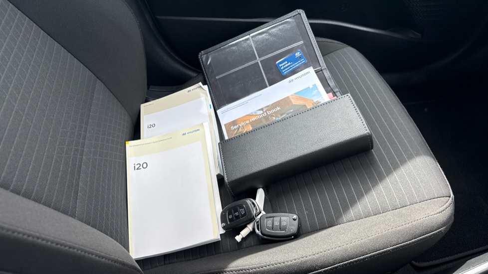 Hyundai i20 1.0T GDi 48V MHD SE Connect 5dr Petrol Hatchback - Image 19