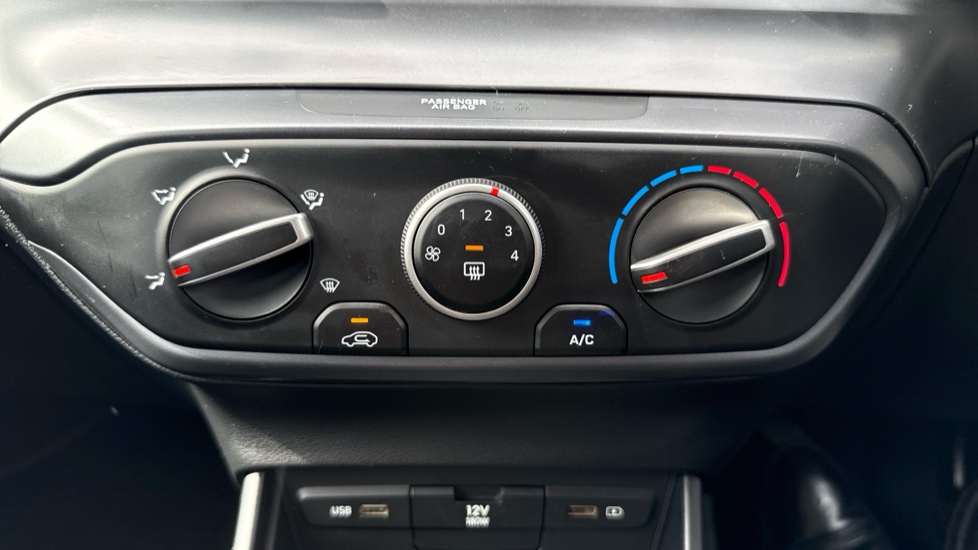 Hyundai i20 1.0T GDi 48V MHD SE Connect 5dr Petrol Hatchback - Image 35