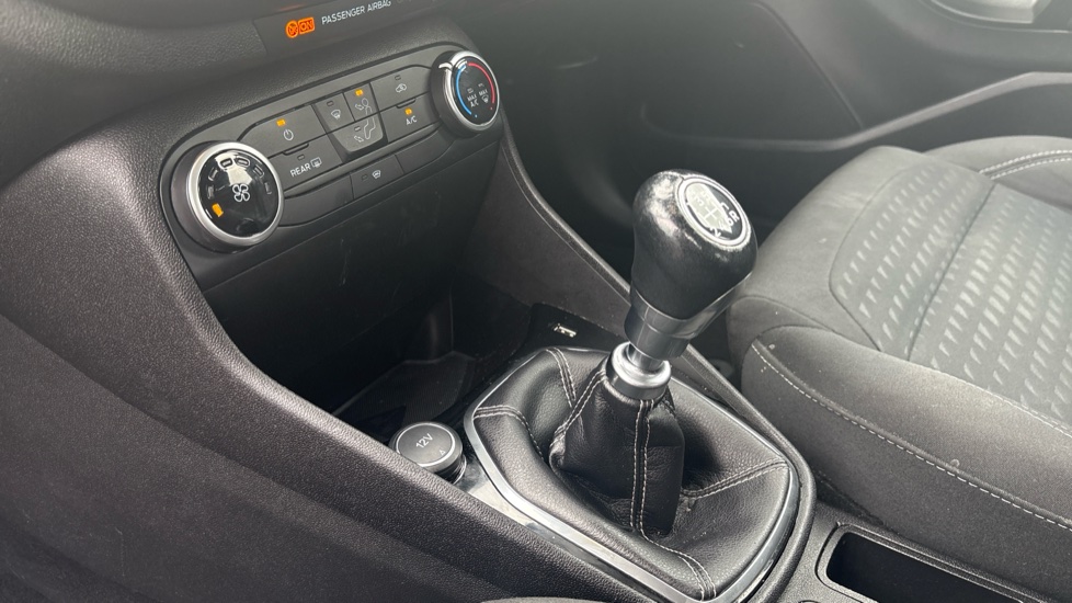 Ford Fiesta 1.0 EcoBoost Zetec 5dr Petrol Hatchback - Image 10
