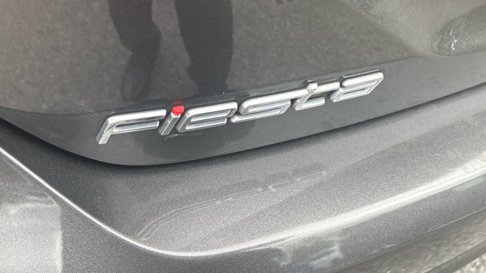 Ford Fiesta 1.0 EcoBoost Zetec 5dr Petrol Hatchback - Image 32