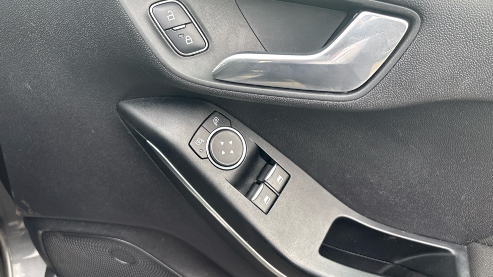 Ford Fiesta 1.0 EcoBoost Zetec 5dr Petrol Hatchback - Image 19